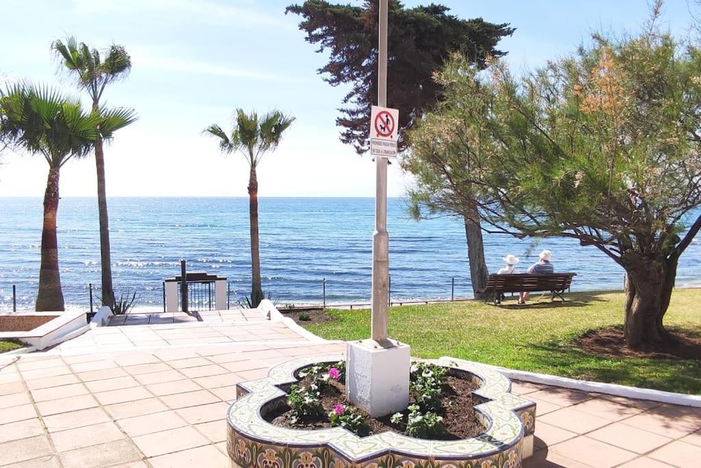 Algaida Beachfront - Seaview Studio Costa Del Sol Apartment Sitio de Calahonda Bagian luar foto