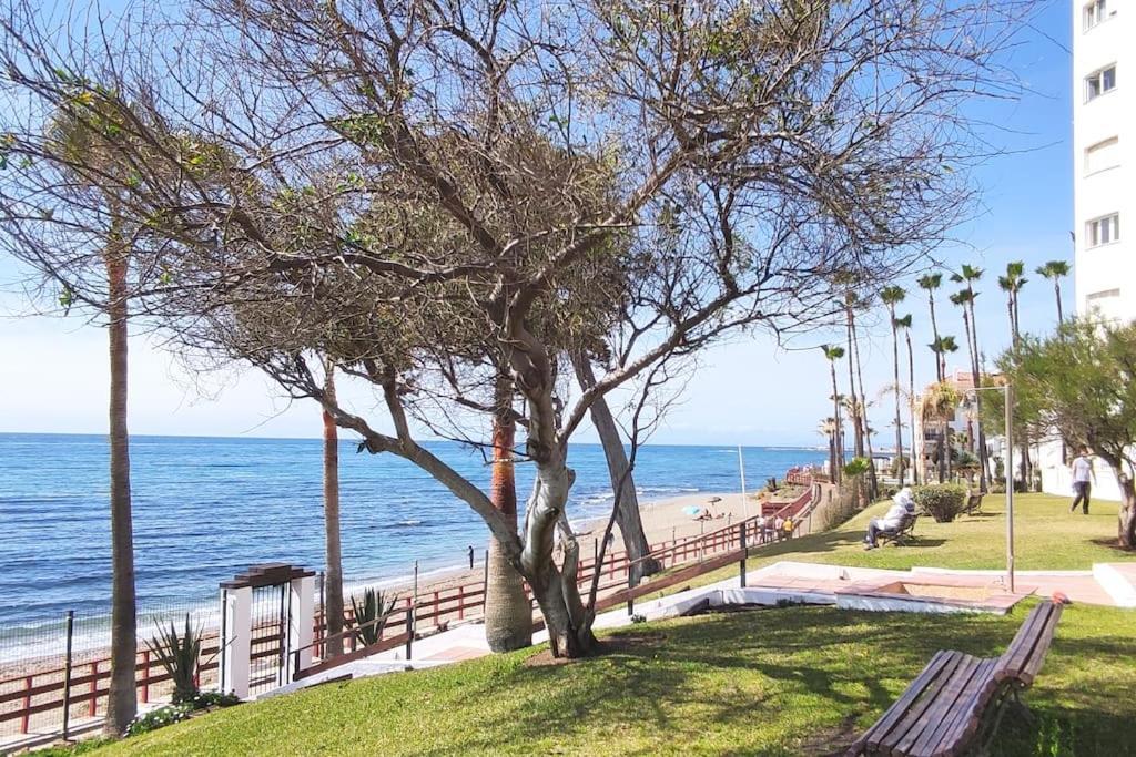 Algaida Beachfront - Seaview Studio Costa Del Sol Apartment Sitio de Calahonda Bagian luar foto